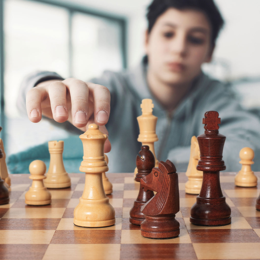 Husaria Staunton Tournament No. 5 Chessmen with 2 Extra Queens and Wooden Box, 3.5" Kings-Husaria-Yellow Mountain Imports