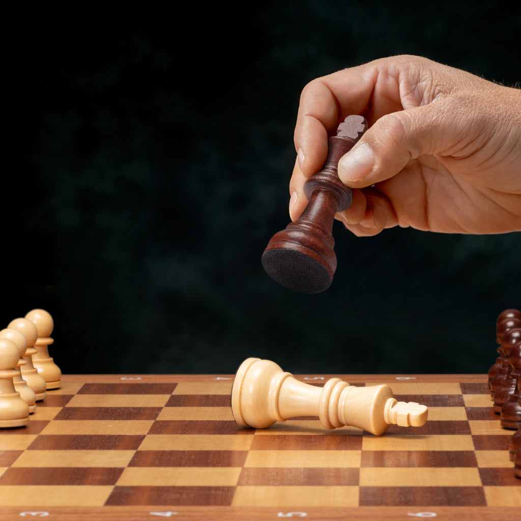Husaria Staunton Tournament No. 5 Chessmen with 2 Extra Queens and Wooden Box, 3.5" Kings-Husaria-Yellow Mountain Imports